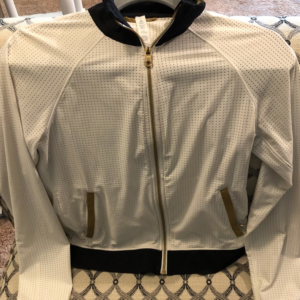 Women’s Lululemon jacket